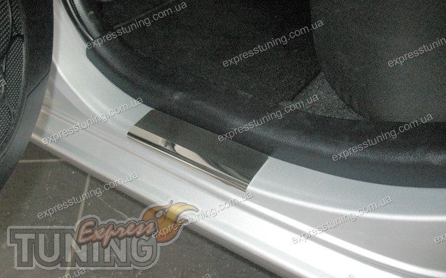 Накладки на пороги Тойота Ярис 3 (защитные накладки Toyota Yaris 3 ...