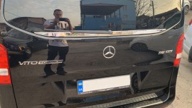 Хром накладка під заднє скло Мерседес Віто 447