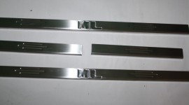 Накладки на пороги Mercedes ML W163