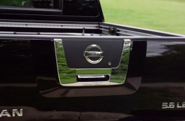 Omsa Line Хром накладка на багажник Nissan Titan