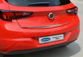 Хромована кромка багажника Opel Astra K