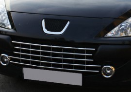 Хромированная решетка на Peugeot 307 цельная