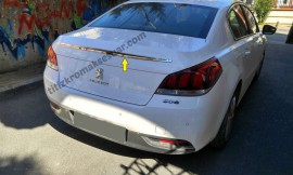 Хром накладка на багажник Peugeot 3008