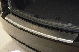 Накладка на задний бампер Шевроле Круз седан (защитная накладка бампера Chevrolet Cruze)