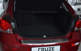 Накладка на задній бампер Chevrolet Cruze hatchback (захисна накладка бампера Chevrolet Круз хетчбек)