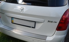 Накладка на задній бампер Пежо 308 універсал (захисна накладка бампера Peugeot 308 SW)