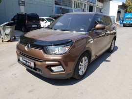 Дефлектор капота Ssangyong Tivoli