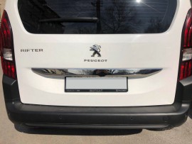Хром накладка над номером Peugeot Rifter
