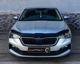 Дефлектор капота Skoda Scala 2018+ черный на зажимах