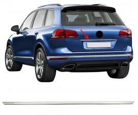 Хром накладка над номером Volkswagen Touareg 3