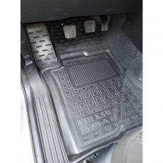 Резиновые коврики Volkswagen Amarok 2 с перемычкой