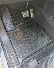 Резиновые коврики для Rivian R1T с 2023 года комплект 4шт