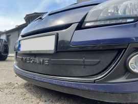 Зимняя заглушка решетки Renault Megane 3 нижняя ABS черный мат 2009-2013