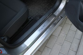 Накладки на пороги Шкода Рапид (защитные накладки Skoda Rapid)