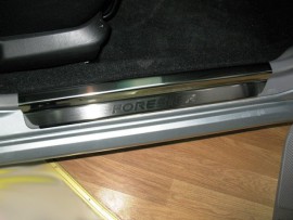 Накладки на пороги Субару Форестер 2 (защитные накладки Subaru Forester 2)