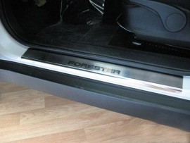 Накладки на пороги Subaru Forester 3 (захисні накладки Subaru Forester 3)