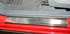 Накладки на пороги Сузукі Свіфт 5 (захисні накладки Suzuki Swift 5)