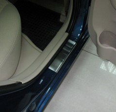 Накладки на пороги Hyundai Accent 3 5D (захисні накладки Hyundai Accent 3 5D)