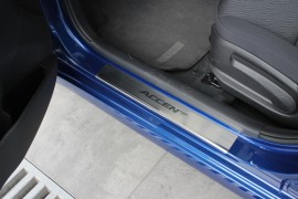 Накладки на пороги Хендай Акцент 4 (защитные накладки Hyundai Accent 4)