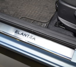 Накладки на пороги Хендай Элантра 5 (защитные накладки Hyundai Elantra MD)