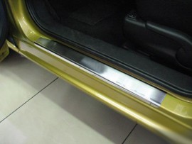 Накладки на пороги Мазда 2 DE (защитные накладки Mazda 2 DE)