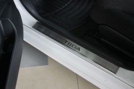 Nataniko Накладки на пороги Nissan Tiida 1 (захисні накладки Nissan Tiida 1)