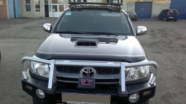 SIM Дефлектор капота Тойота Хайлюкс 7 (мухобойка Toyota Hilux 7)