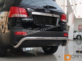 Защита заднего бампера Kia Sorento 2 изогнутая