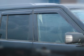 Дефлекторы окон Land Rover Discovery 3 04-09 на скотче