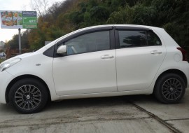 Ветровики Тойота Ярис 2 (дефлекторы окон Toyota Yaris 2)
