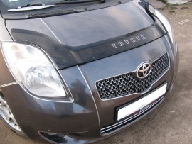 Дефлектор капота Тойота Ярис 2 хэтчбек