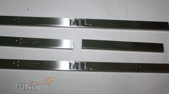 Накладки на пороги Mercedes ML W163