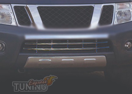 Хромированная решетка в бампер Nissan Navara 2 D40