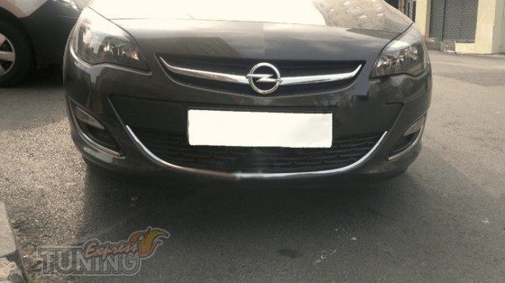 Хром накладка переднего бампера Opel Astra J