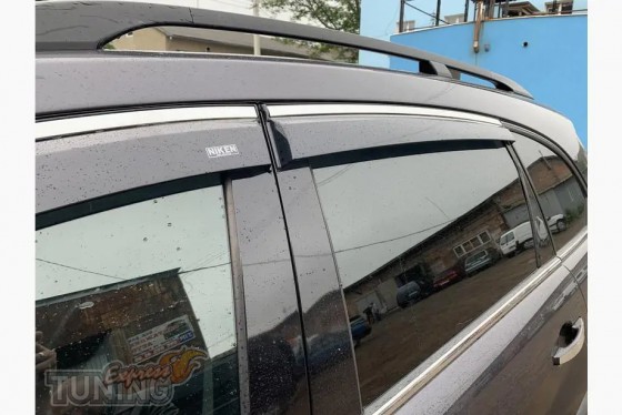 Ветровики на окна Chevrolet Captiva с хром полосой