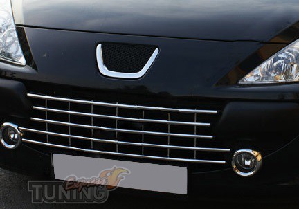 Хромированная решетка на Peugeot 307 цельная