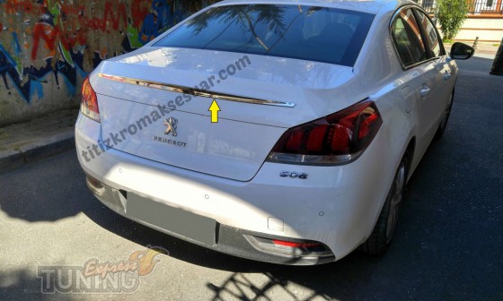 Хром накладка на багажник Peugeot 3008