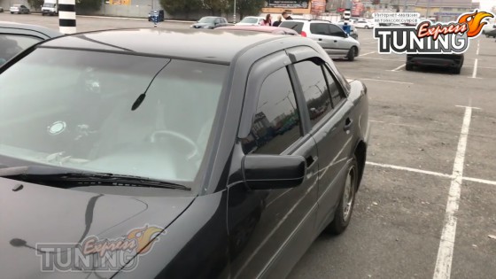 Оригинальные ветровики для Мерседес 202