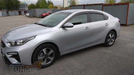 Боковые ветровики Kia CErato 4 фото