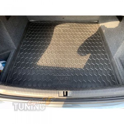 Резиновый коврик багажника Audi A4 B7 фото