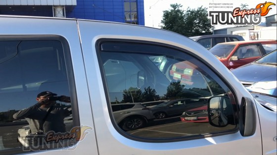 Вставные дефлекторы Fiat Doblo 1 комплект 2шт