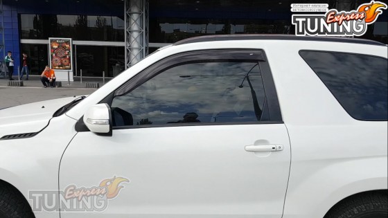 Дефлекторы на Suzuki Grand Vitara 3D с 2005 года 2шт комплект