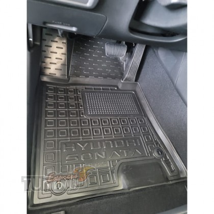 Резиновые коврики в Hyundai Sonata 8 DN8 с перемычкой