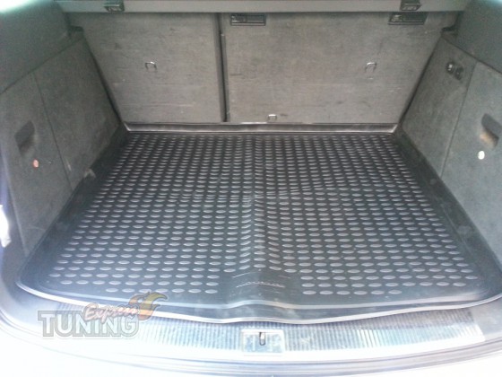 Оригинльный коврик в багажник Porsche Cayenne 1 резина