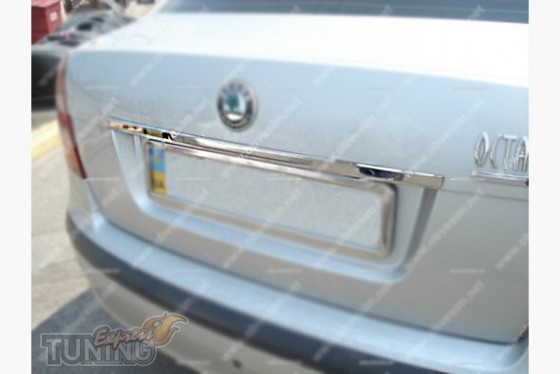 Omsa Line Хром накладка над номером Volkswagen Golf 5 Plus  - Картинка 1
