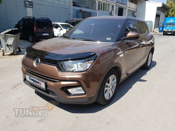 Дефлектор капота SsangYong Tivoli оригинал фото