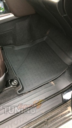 Резиновые коврики салона Toyota Fortuner 2