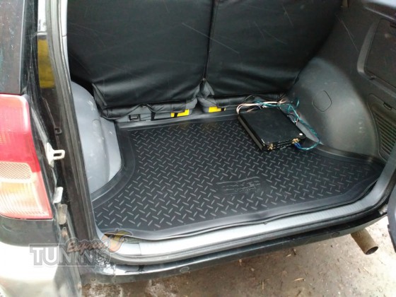 Резиновый коврик багажника Toyota Rav 4 2 фото