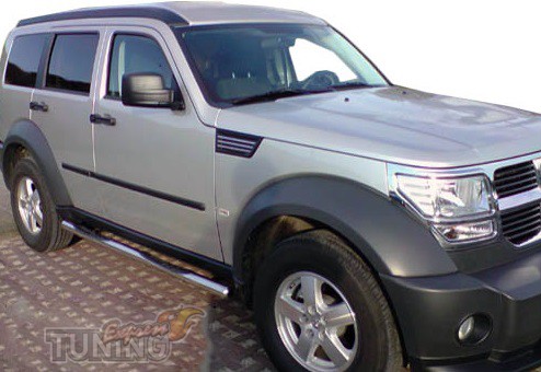 Пороги трубами Dodge Nitro из нержавейки