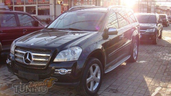 Фирменные пороги на Mercedes GL164 фото